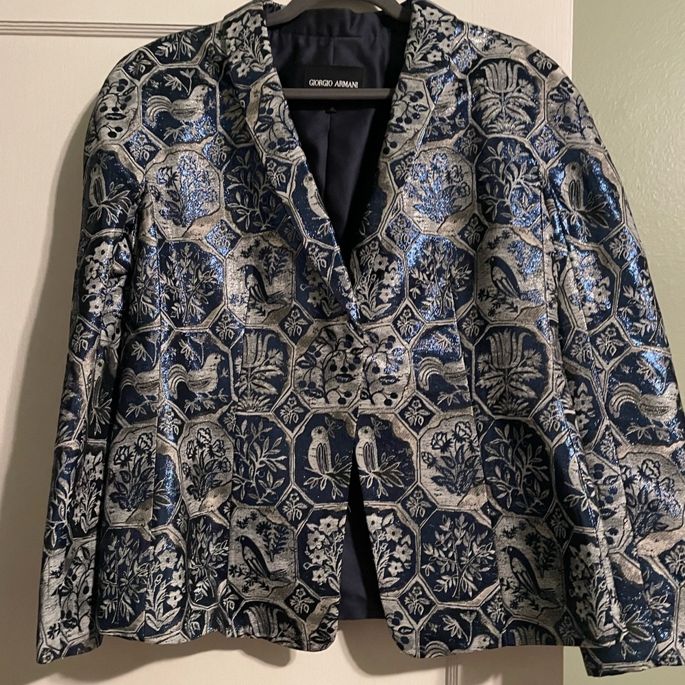 Stunning Giorgio Armani Metallic Bird Jacket! Gorgeous fabric and pattern.